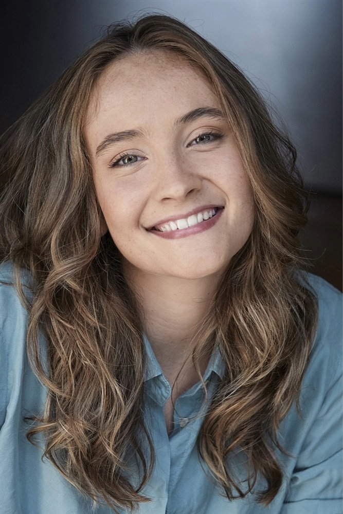 Manon Capelle as Emily Crabtree in Never Grow Old