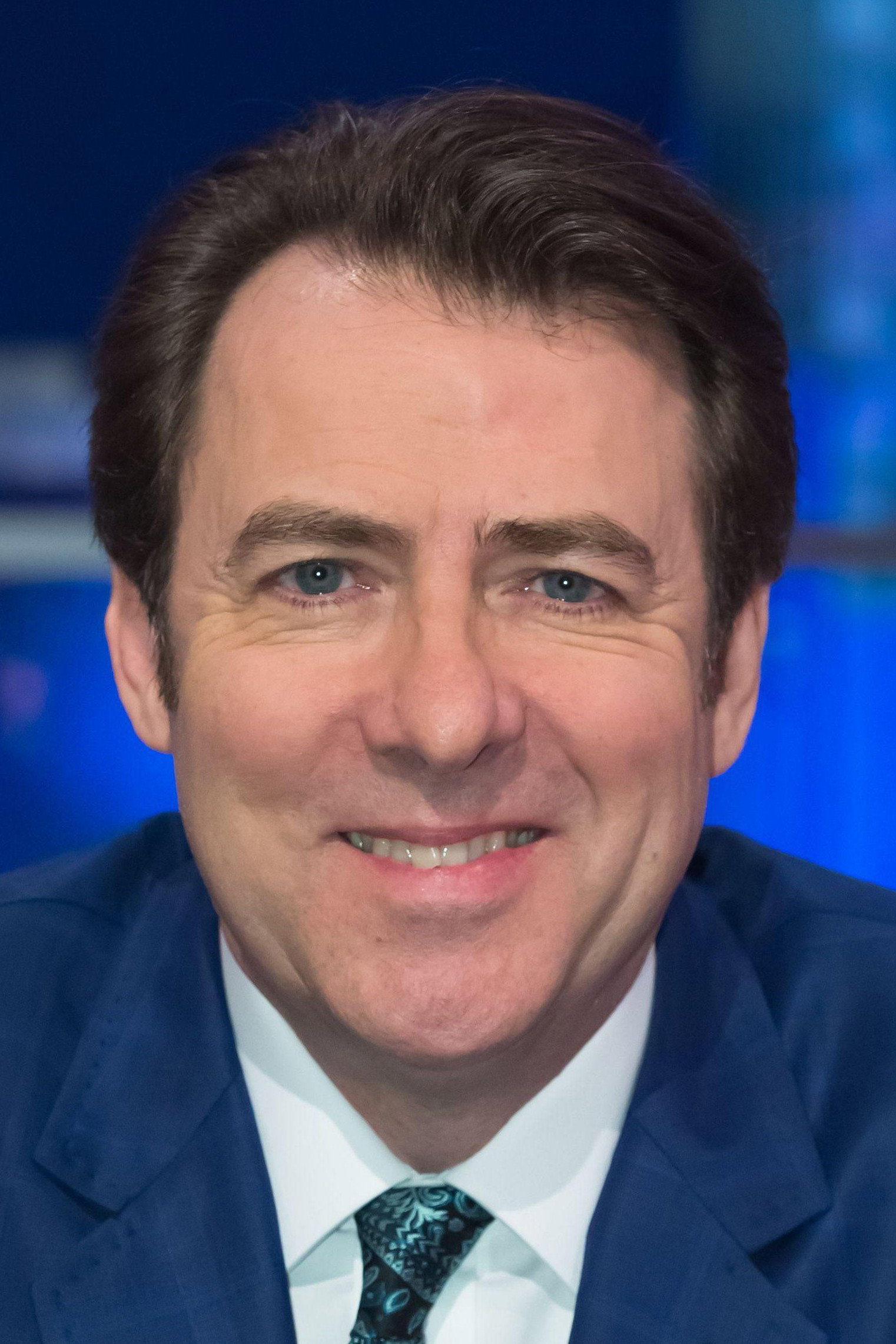 Jonathan Ross as Self - Presenter in Morecambe & Wise in America