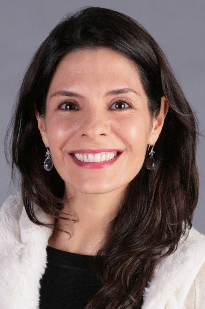 Helena Ranaldi as Verônica Saldanha in Helena's Shadow