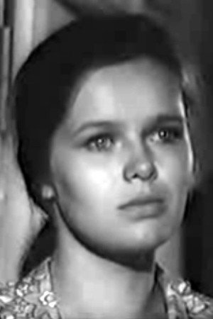 Виктория Смоленская as Nina Solovyova in Большие перегоны
