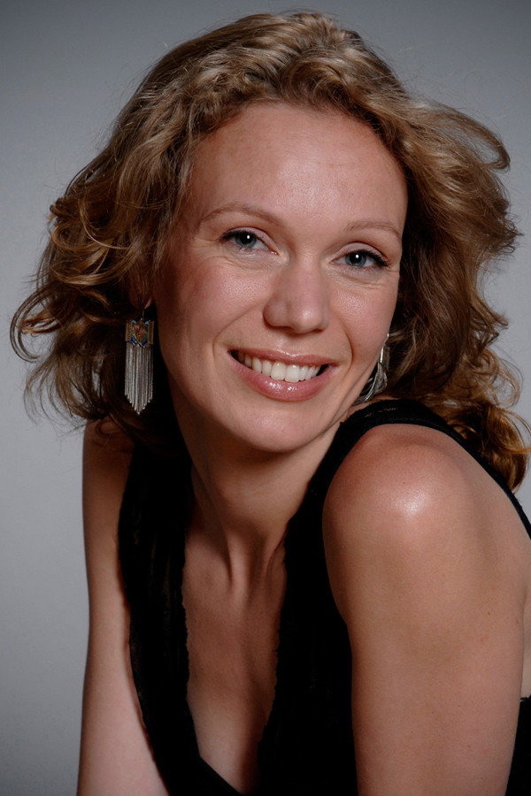 Eva Dorrepaal as Anna's Mother in A/Way