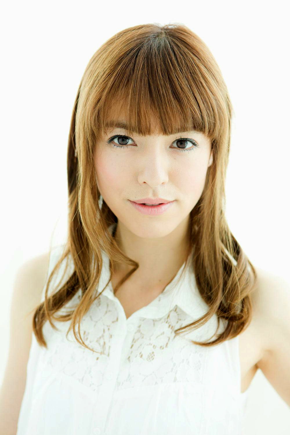 Ayano Sugiyama as 神崎优衣 in Kamen Rider Ryuki