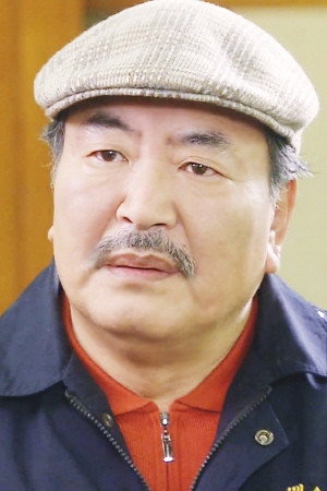 장항선 as Kang Kwan Jang in Fight