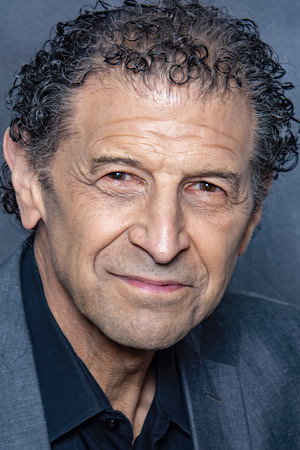 William Bloomfield as Bob in Breaker