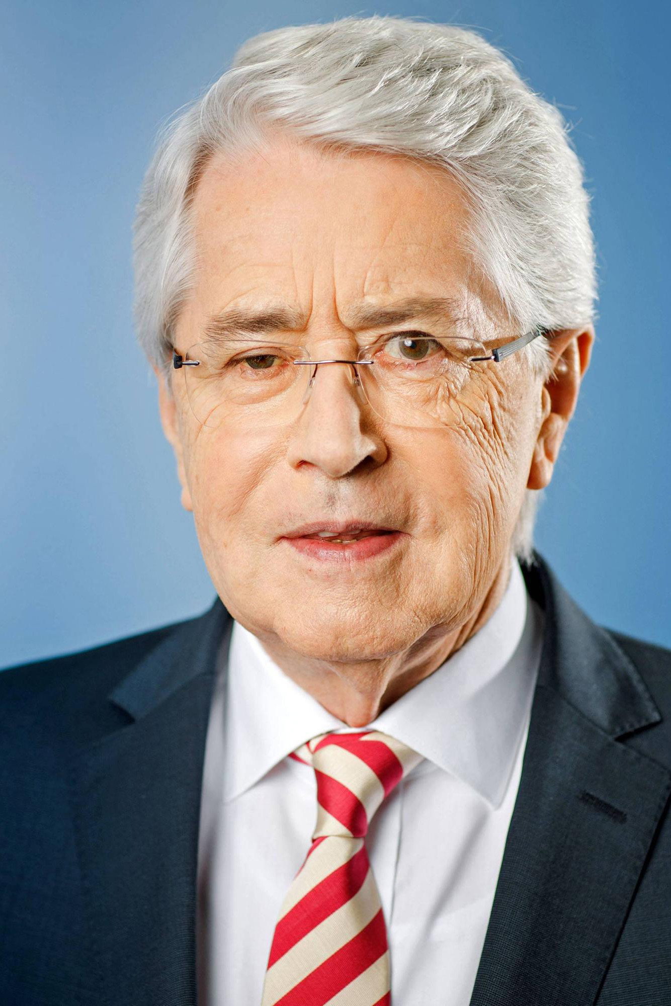 Frank Elstner as Self - Host in Frank Elstner: Wetten, das war's..?