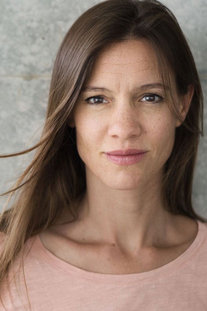 Andrea Cleven as Maja Ahlsen, geb. Iversen in Wege zum Glück – Spuren im Sand