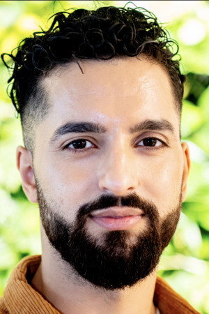 Filip Dikmen as Ibrahim "Ibbe" Mursa in Flykten till Östermalm