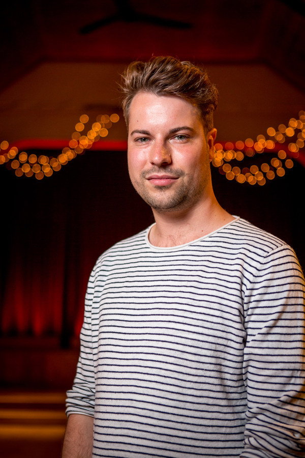 Stijn Steyaert as Kenny De Rouck in It's Showtime!