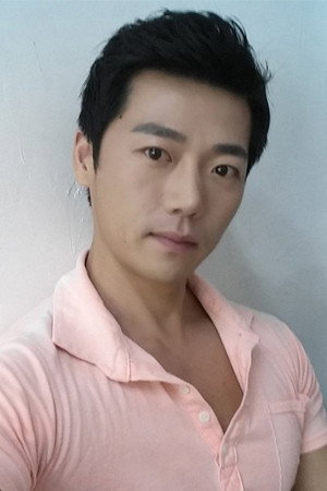 상우 as Tae-jin (태진) in Sex Solution