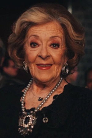 Simone de Oliveira as Maria dos Prazeres in A Senhora das Águas