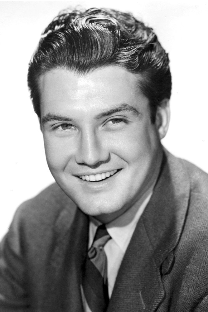George Reeves as Harold in The Strawberry Blonde