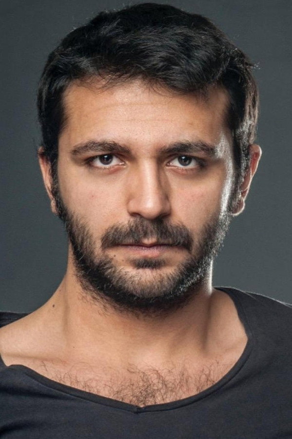 Musab Ekici as Derman Taşçı in İsimsizler