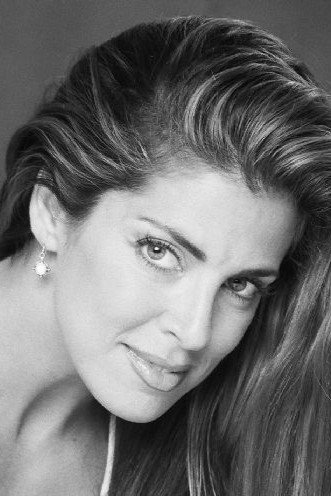 Elizabeth Giordano as Mia Reed in Shattered Lies