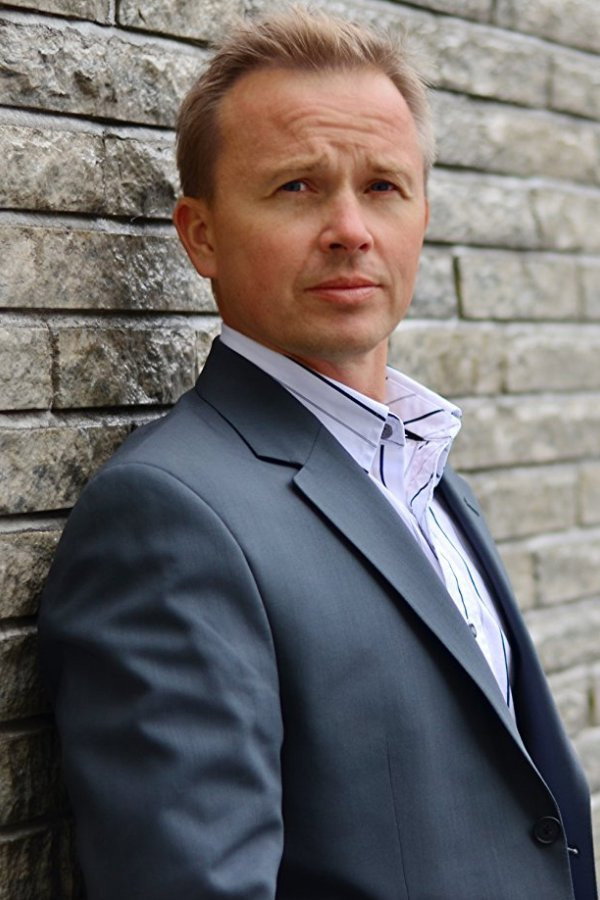 Rafael Kalamat as Walt in Manifold
