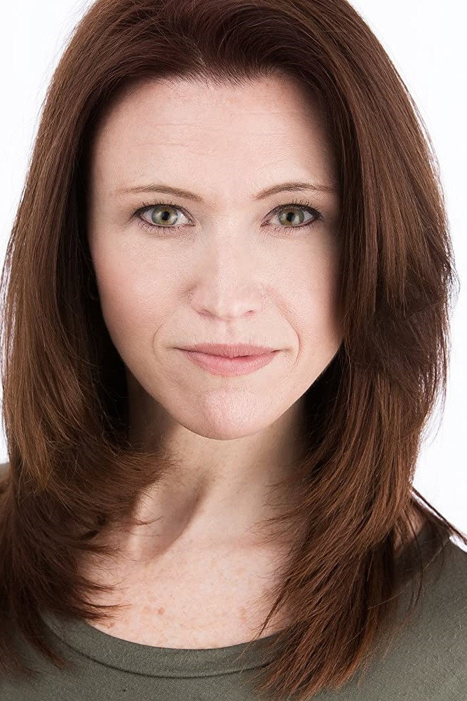 Kelly Boegel as Sophia Halshford in The Intruders