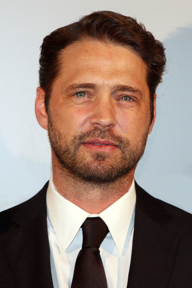 Jason Priestley as Mike Freed in Love Monkey