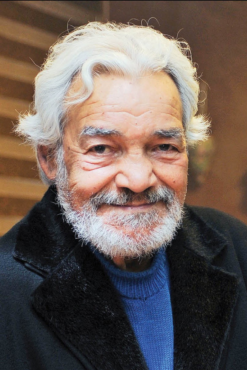 Zabihollah Zabihpoor as Smuggler in The Mistress