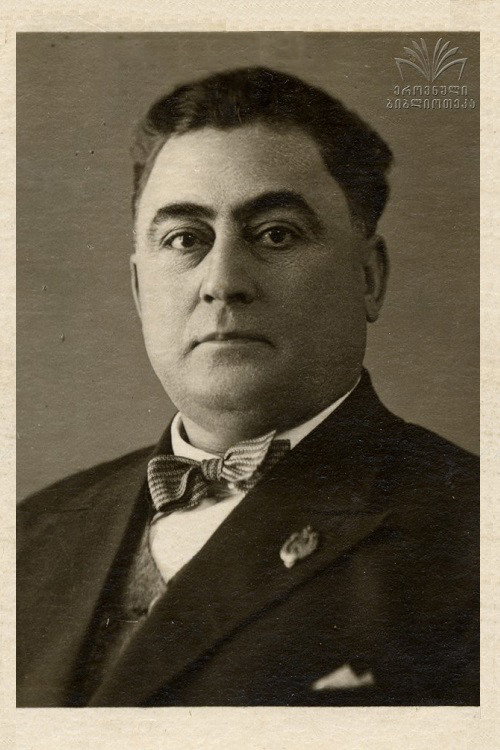 ვლადიმერ კავსაძე as Count Levan Pantiashvili in Khanuma