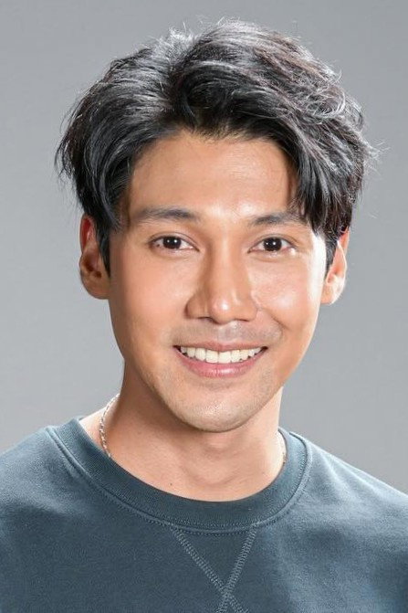Ponpaj Phunnin as Ronnachai in Mantra Takiang Kaeo