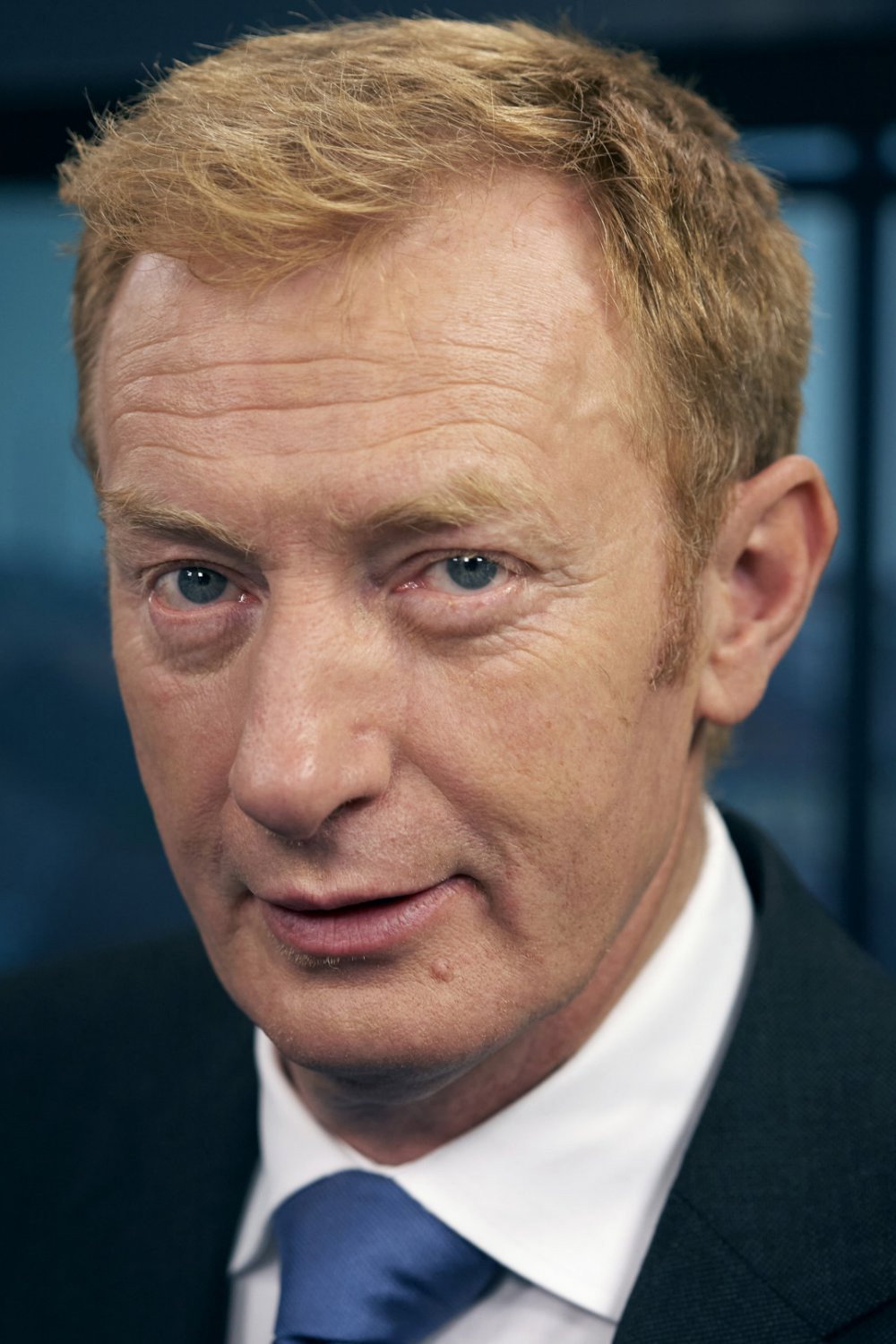 Reimer Bo Christensen as Reimer Bo: TV Vært in Max Pinlig