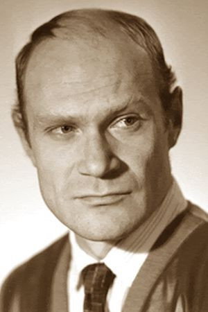 Юрий Шерстнев as Головня in Боец