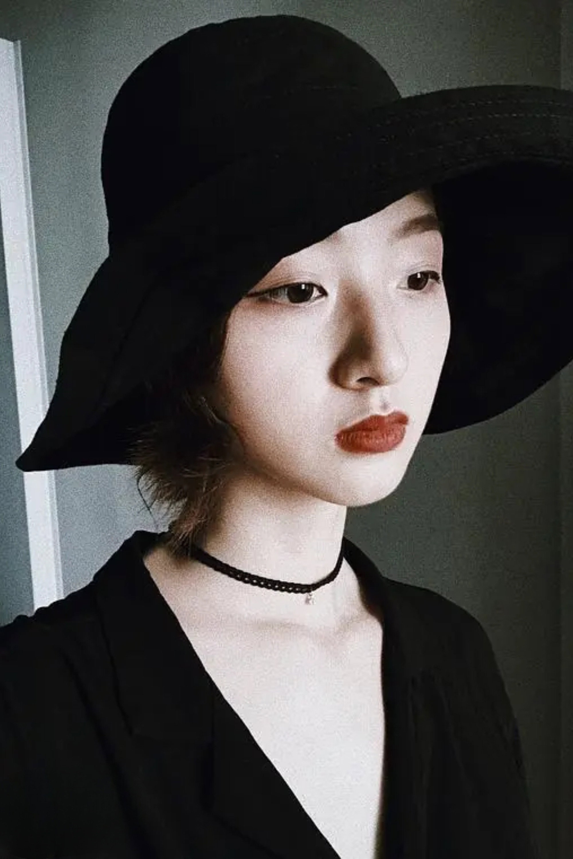 李敏 as Yi Xiao (voice) in Secrets of the Rivers
