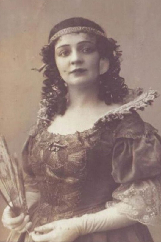 Ольга Оболенская as Princess Naryshkina in White Pigeons