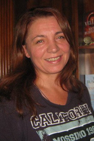 Ελένη Μπερντές as Woman in Winona