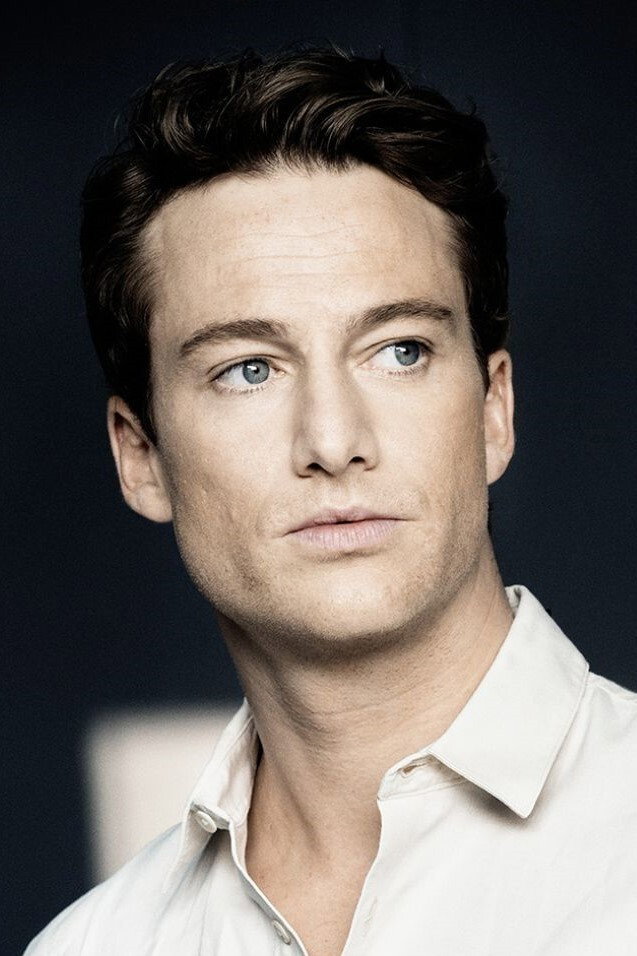 Alexander Fehling as Aaron in Three Peaks