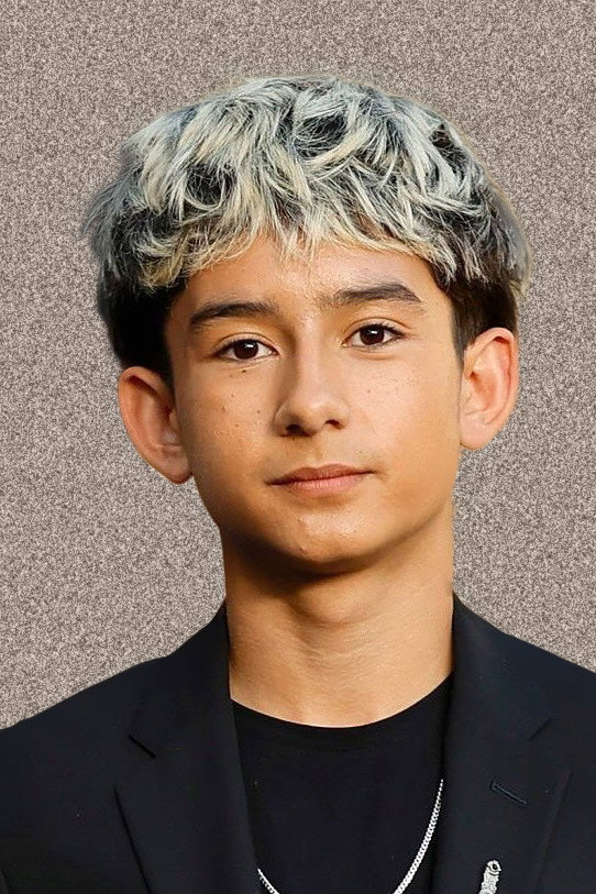 Elias Janssen as Elliot (voice) in In Your Dreams