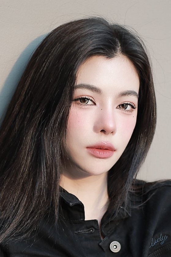 ไผ่หลิว กมลวลัย ประจักษ์รัตนกุล as Self in Love Moment