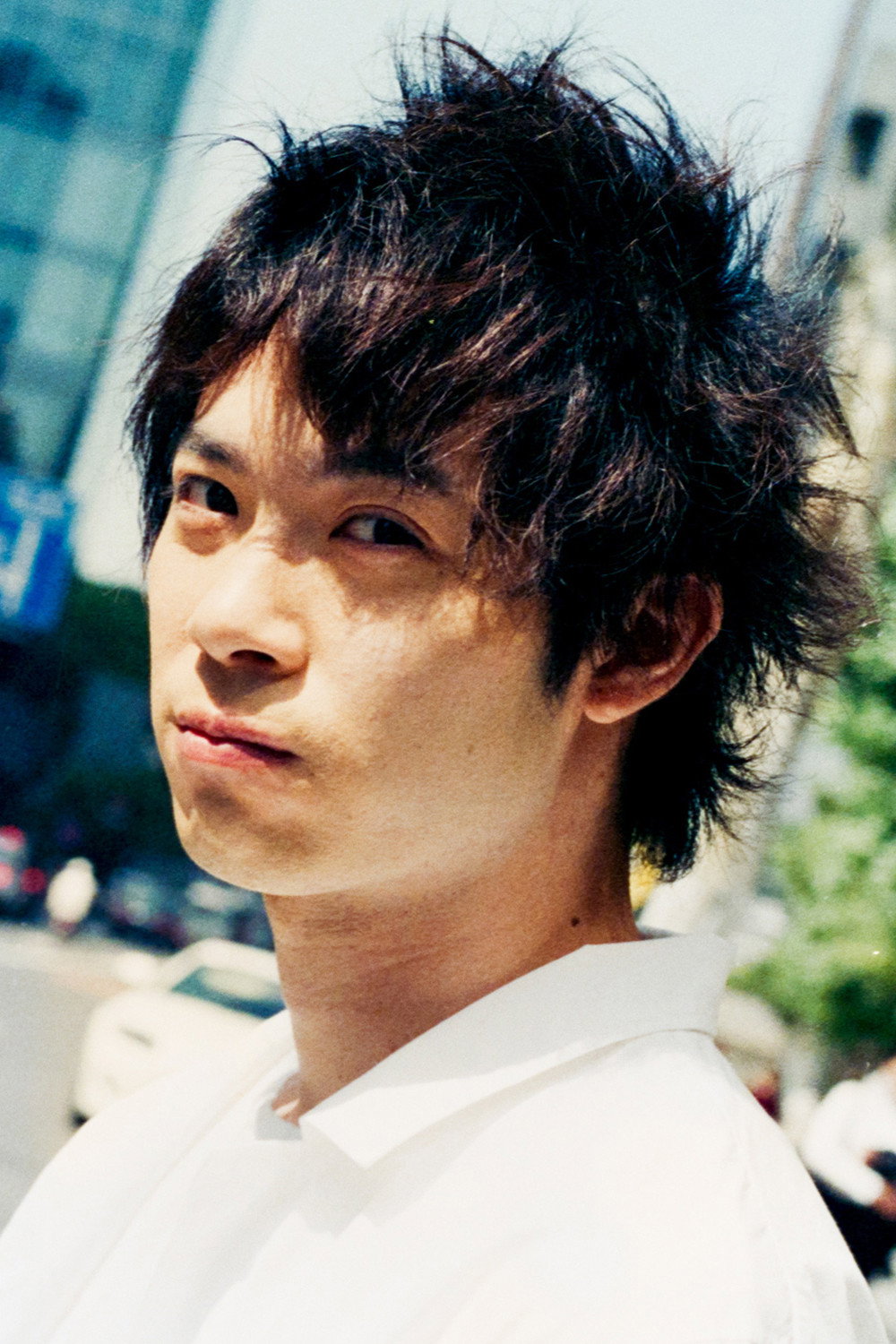 渡辺大知 as Okabe in A Town Without Seasons