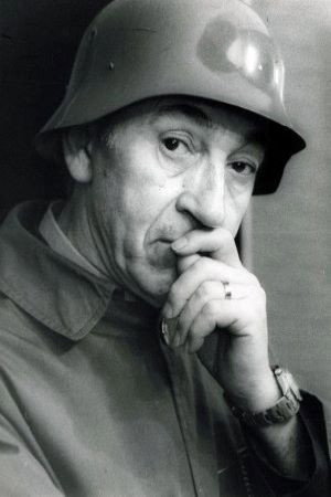 Miguel Gila as Casimiro in El presidio