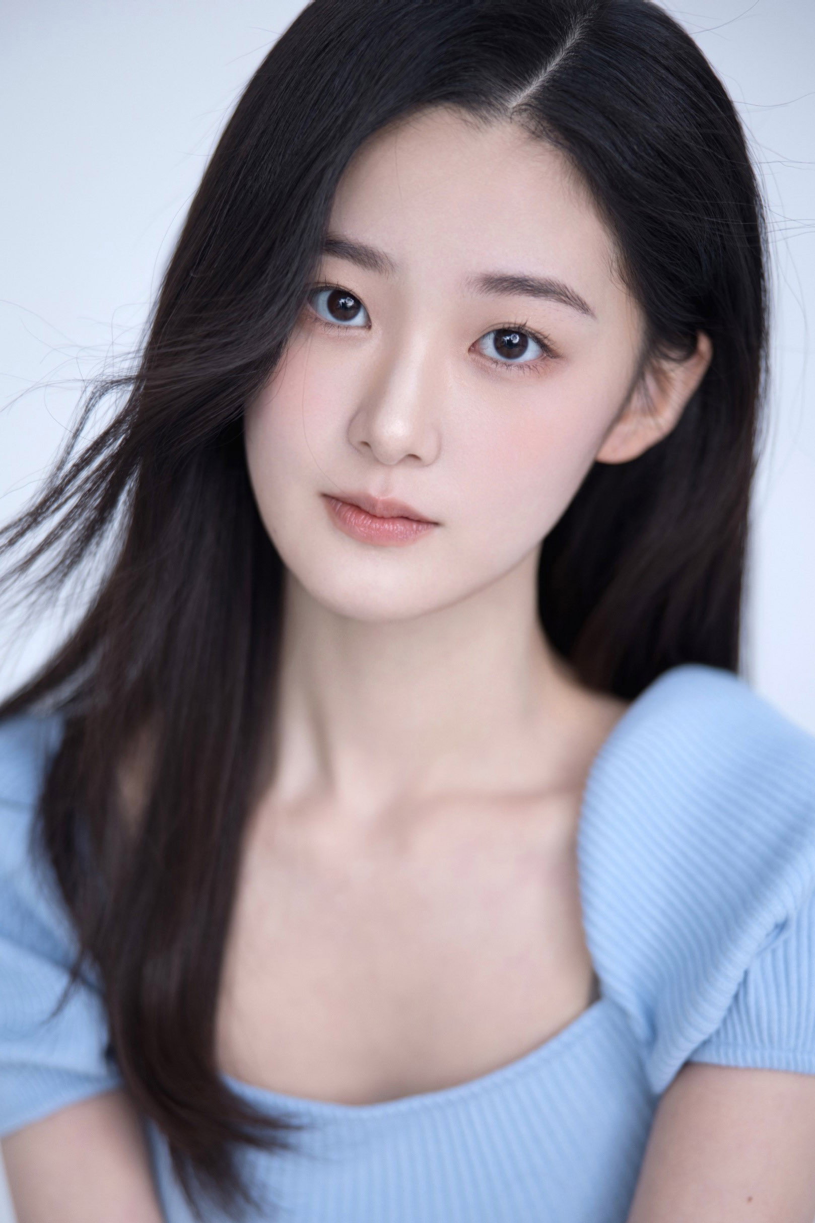 邵羽柒 as Guan Jinjin in My Annoying Roommate