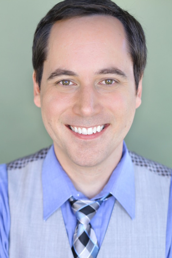 Will Matthews as Lee in Needle in the Hay