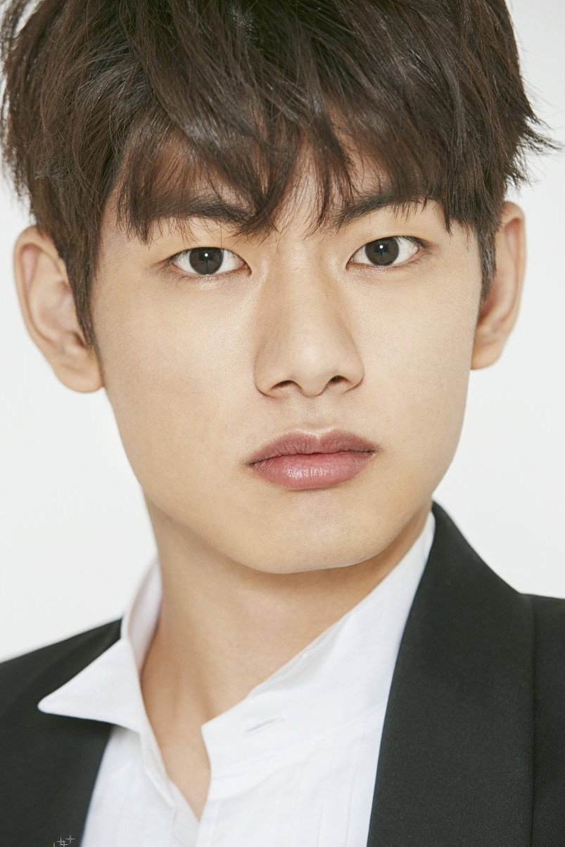 Ryu Ui-hyun as Seo Jae-min in Adult Trainee
