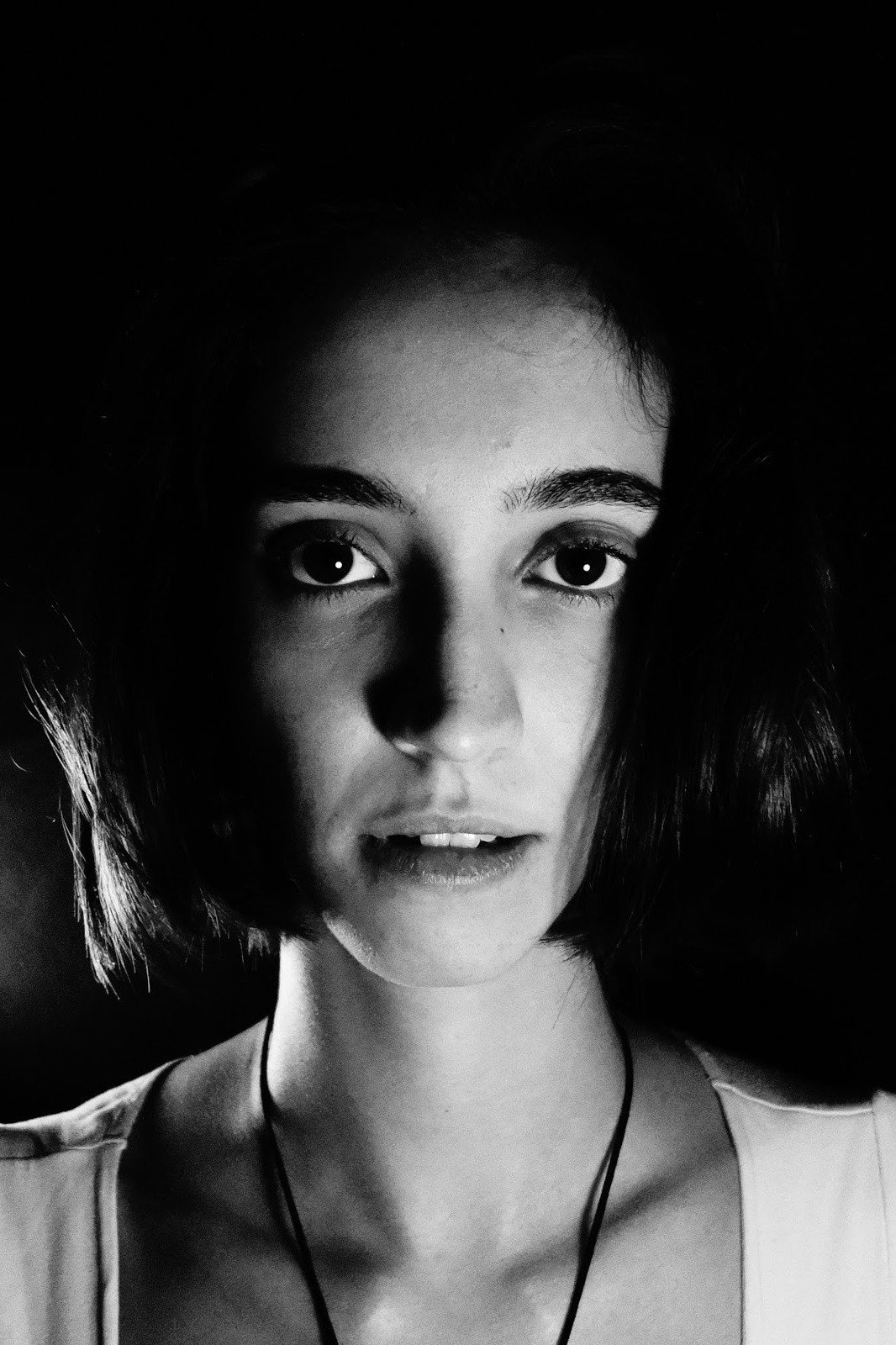 Diana Narciso as Júlia in Subsolo