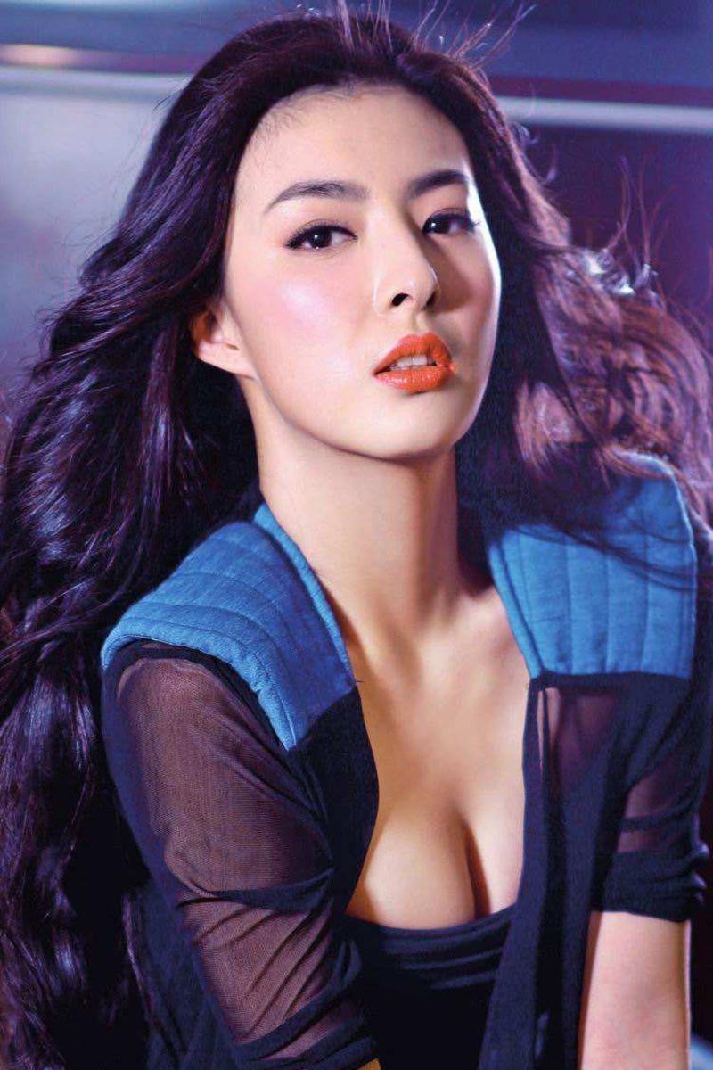 Yang Zitong as Qing Qing in Midnight Hair