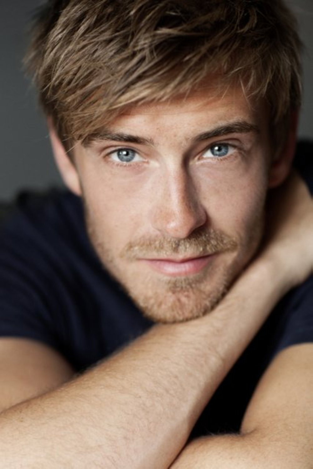 Thomas Ernst as Casper in Nu skal vi more os