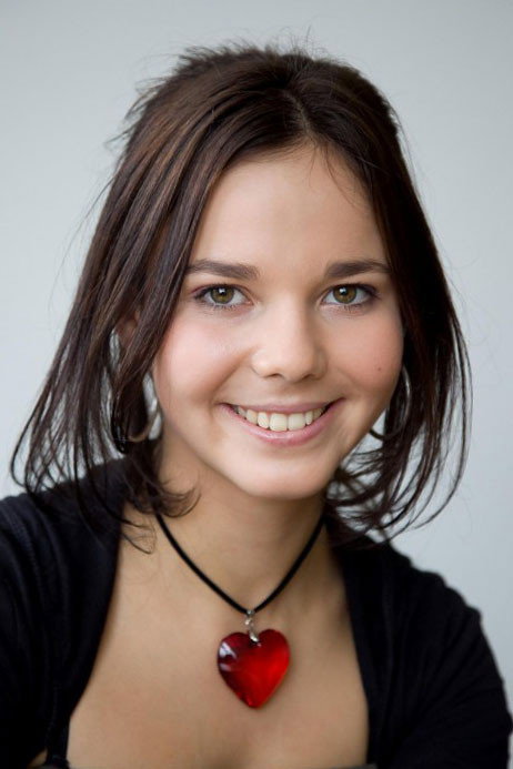 Adriana Neubauerová as Alena in Maharal – Tajemství talismanu