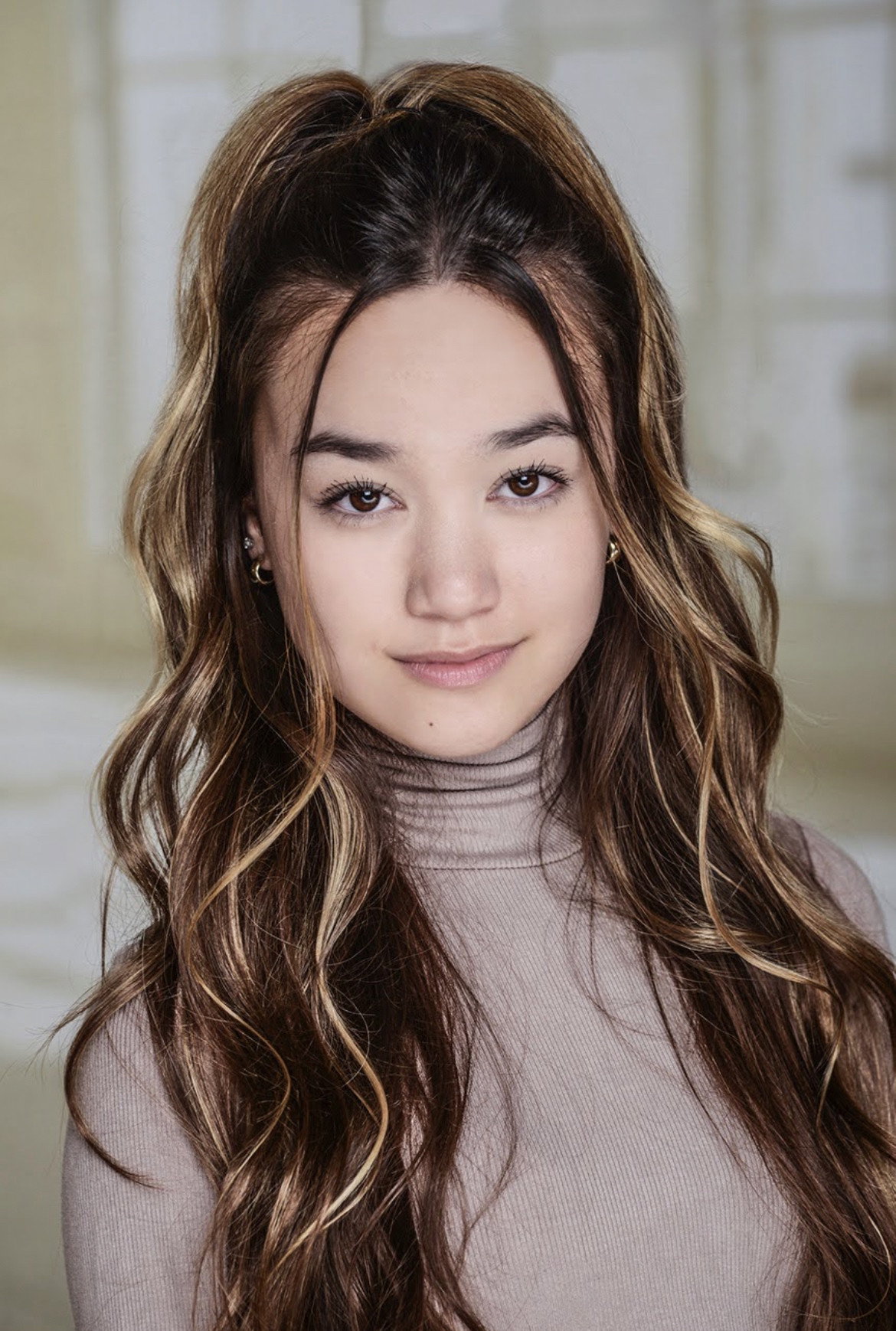 Ava Ro as Erin in Erin & Aaron