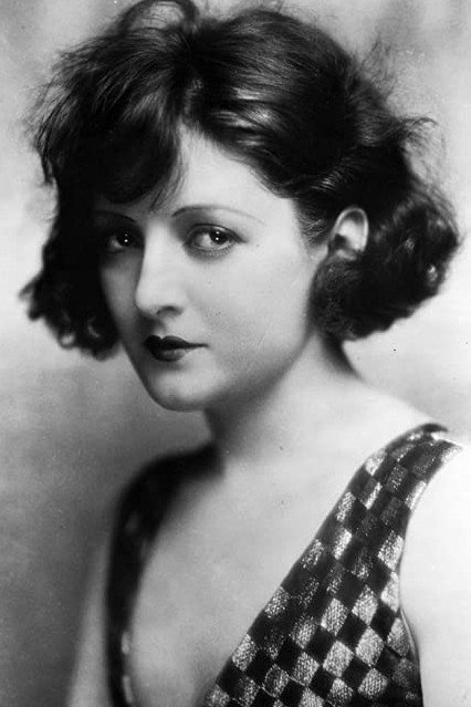 Lya De Putti as Veronika Harlan / Mellitta in Phantom