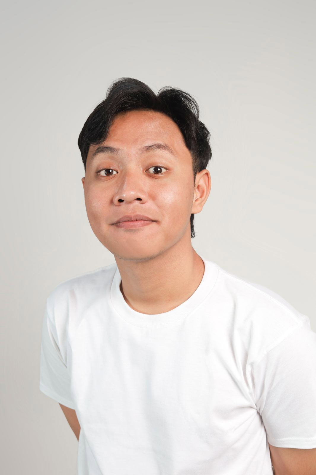 Dimas Juju as Arda in Goodbye, Eternal Tune