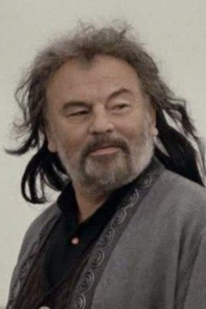 Tungyshbai Zhamankulov as Ali Rashid (adult) in Dawn of the Great Steppe