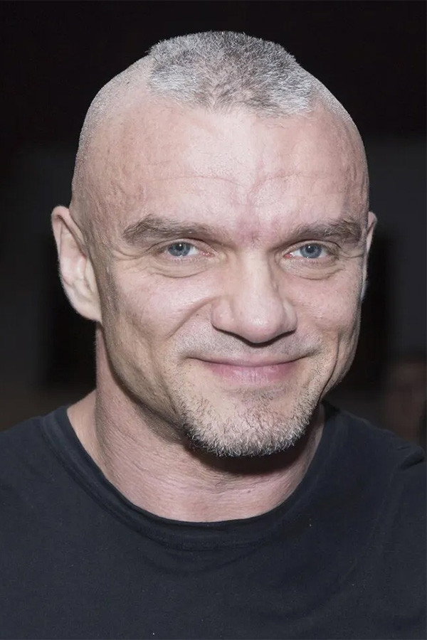 Владимир Епифанцев as Вилен Ларионов ('Вилли Лорд') in Настоящие