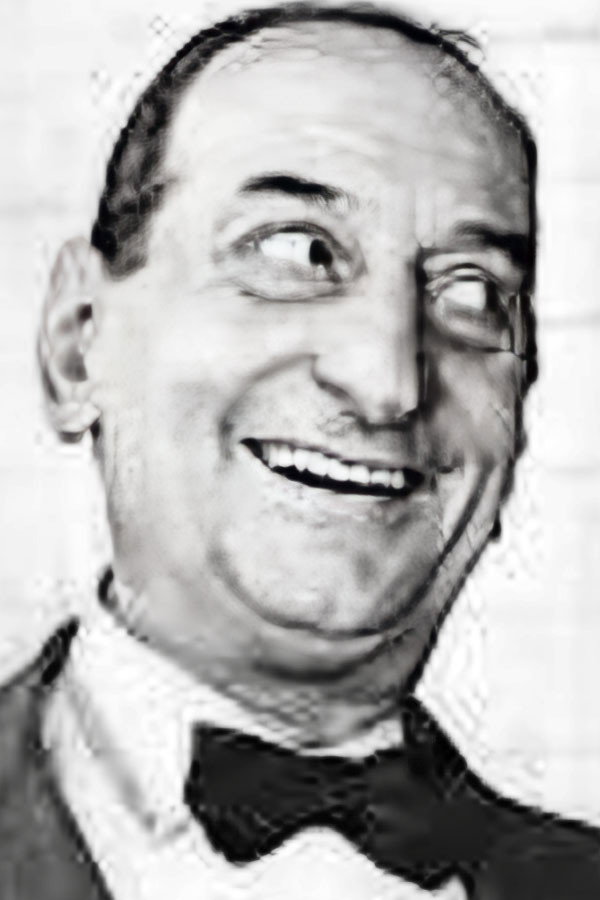Fidel Pintos as Mozo hosteria in El derecho de gozar