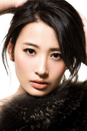 Xia Lü as Sheng Bailian in I Won't Get Bullied By Girls