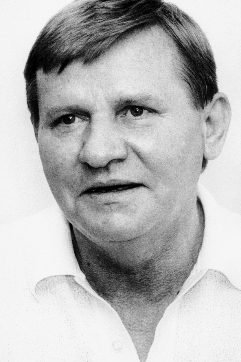 Paláncz Ferenc as Kálmán in Forbidden Relations