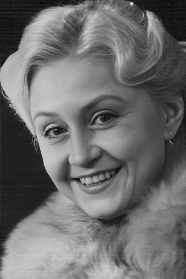 Людмила Новосёлова as Mother in The Unknown Soldier