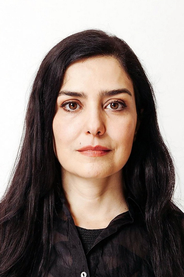 Letícia Sabatella as Yvone Magalhães Oliveira in India: A Love Story